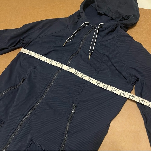 Lululemon Dance Studio full zip hooded jacket navy blue, pinstripe size 4 (S) - Picture 4 of 16